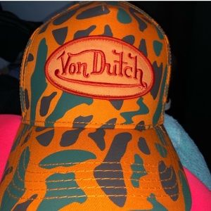 Von Dutch hat